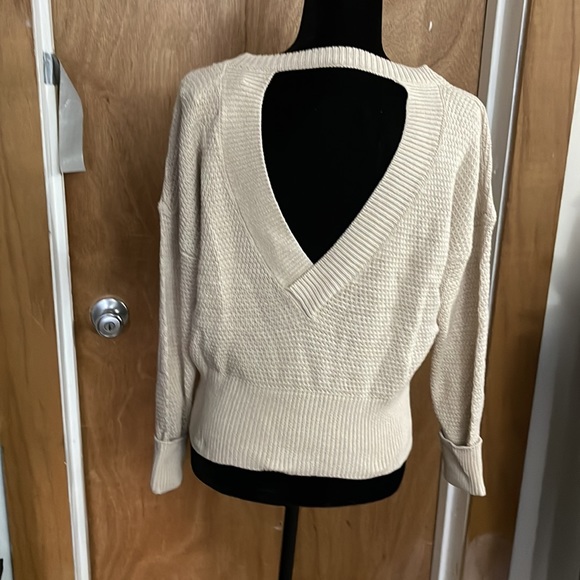 Spring sweater - Picture 3 of 5